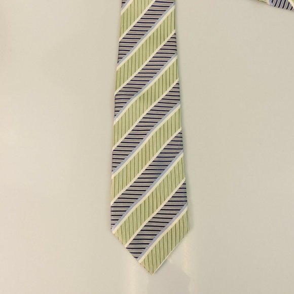 Geoffrey Beene Other - GEOFFREY BEENE Men's 100% Silk Lime Green Gray Neck Tie STANDARD Striped Chevron